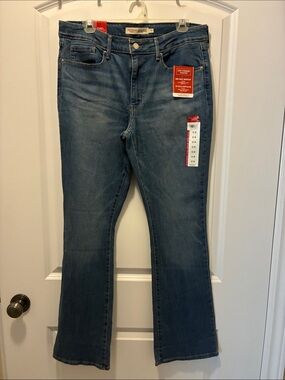 Women’s Levi’s Blue Mid-rise Bootcut Jeans with Tags NEW denim blue